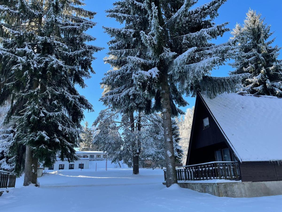 Hotel A Penzion Pegas Vlachovice Buitenkant foto