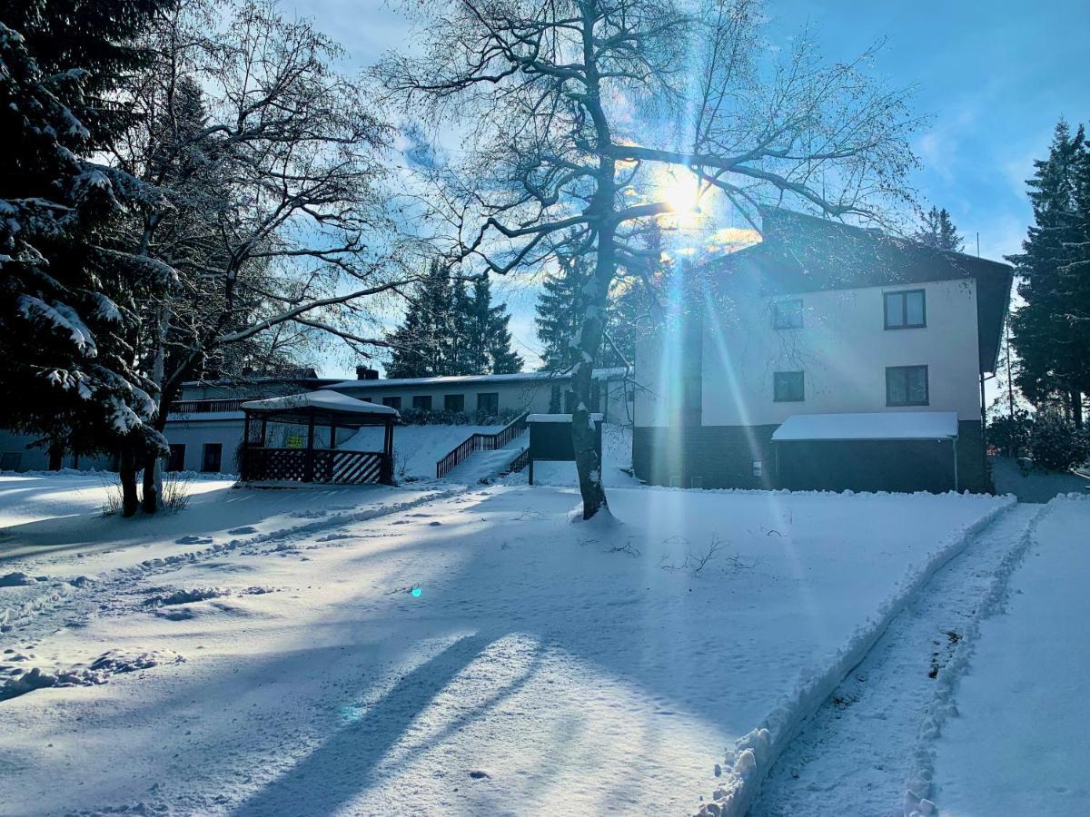 Hotel A Penzion Pegas Vlachovice Buitenkant foto