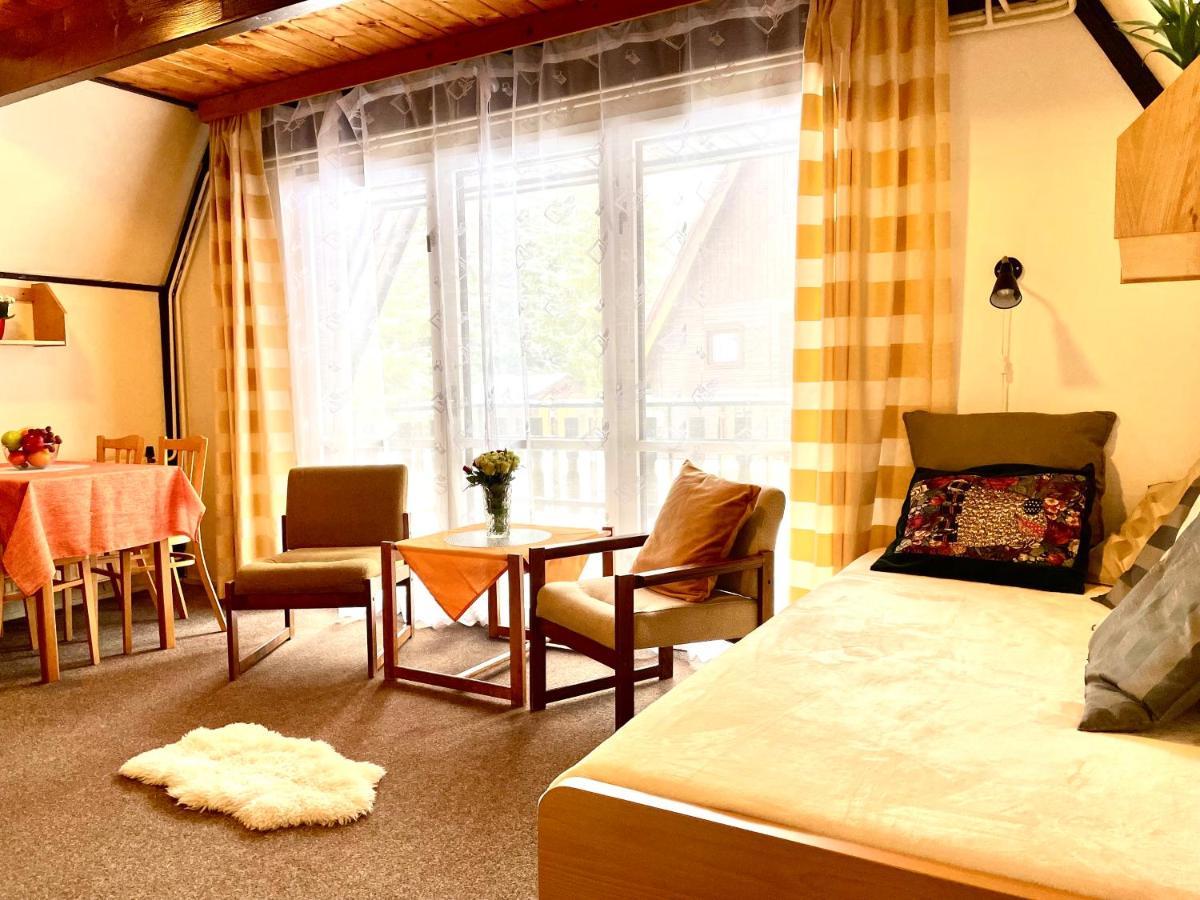 Hotel A Penzion Pegas Vlachovice Buitenkant foto
