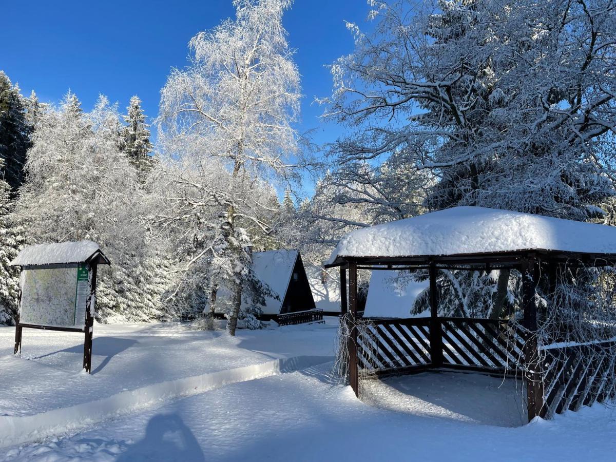 Hotel A Penzion Pegas Vlachovice Buitenkant foto