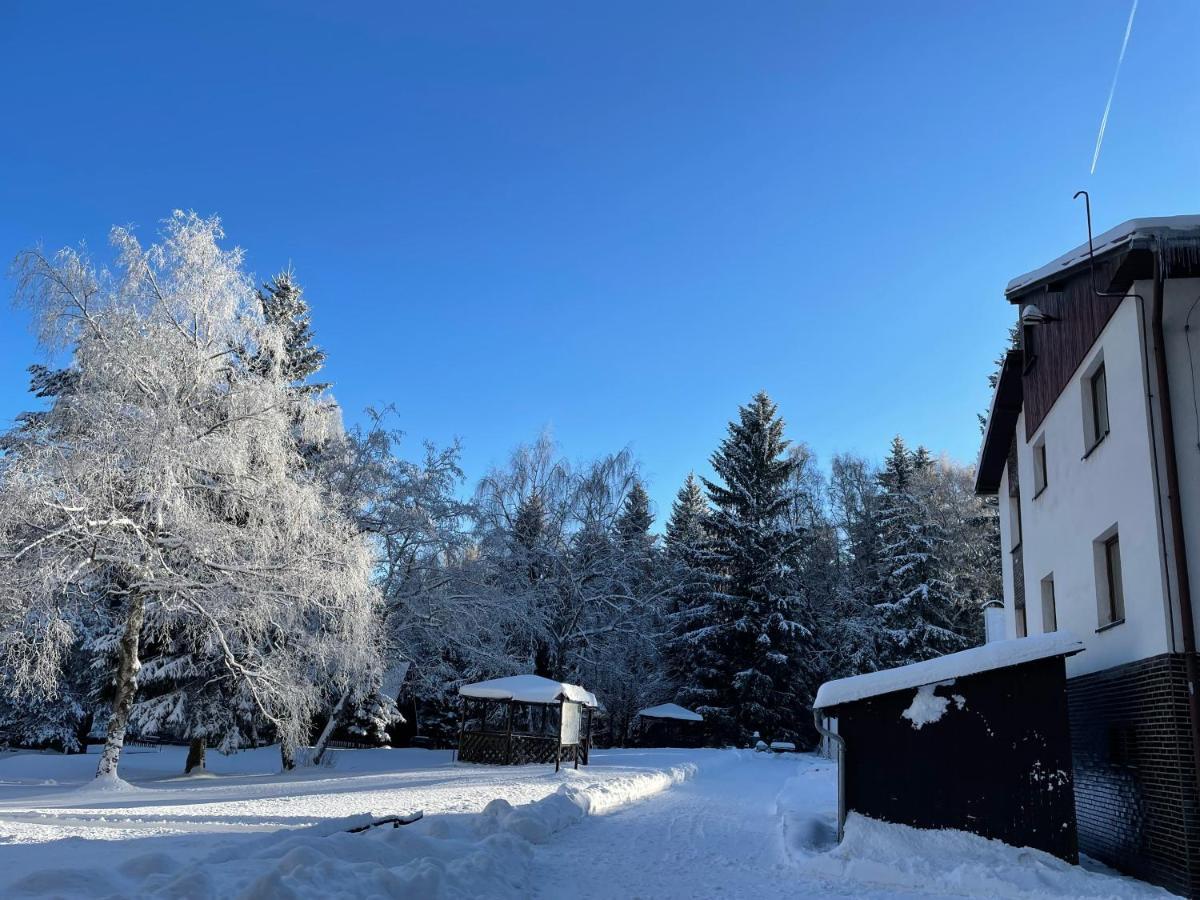Hotel A Penzion Pegas Vlachovice Buitenkant foto