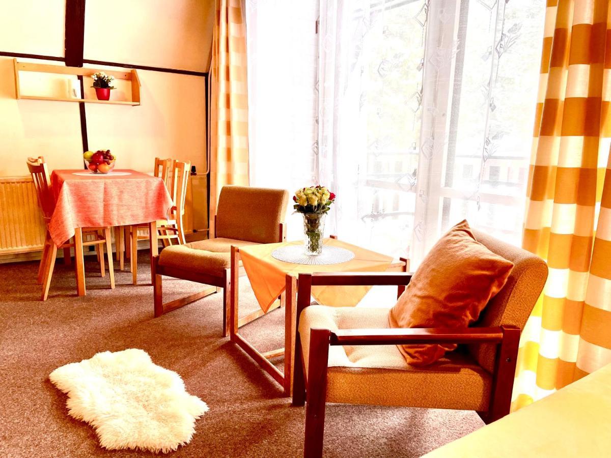 Hotel A Penzion Pegas Vlachovice Buitenkant foto